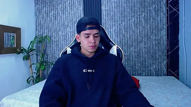 Mike 0233  online show from 18, 10, 2025