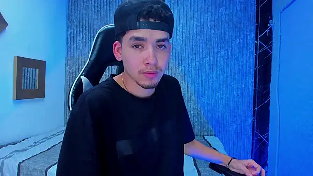 Mike 0233  online show from 8, 1, 2026