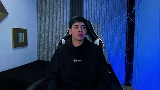 Mike 0233  online show from 17, 12, 2025