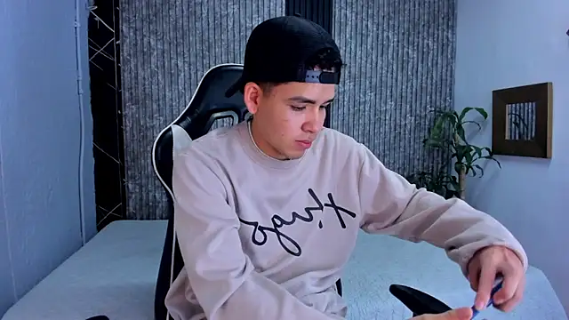 Mike 0233  online show from 20, 9, 2025