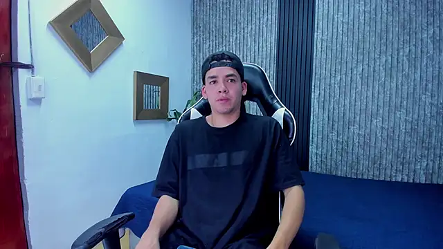 Mike 0233  online show from 29, 10, 2025