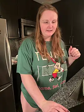 GingerSnap33 online show from 13, 1, 2026