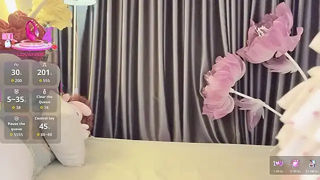 Snapshot of Nacy-Moonlight chatting on 26, 10, 2025 Nacy-Moonlight online show from 26, 10, 2025