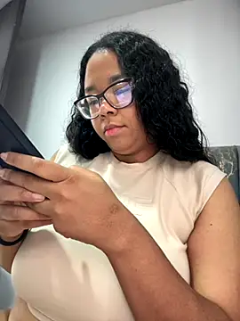 XMara online show from 21, 10, 2025