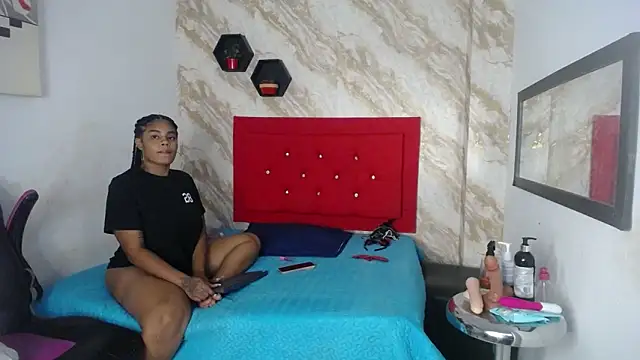 Snapshot of issa__love chatting on 7, 1, 2026 issa love online show from 7, 1, 2026