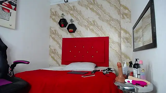 Snapshot of issa__love chatting on 19, 9, 2025 issa love online show from 19, 9, 2025