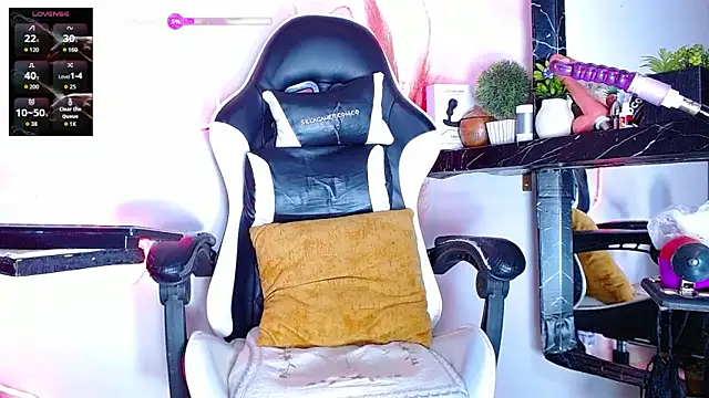 Snapshot of the_dog_lian chatting on 26, 11, 2025 the dog lian online show from 26, 11, 2025