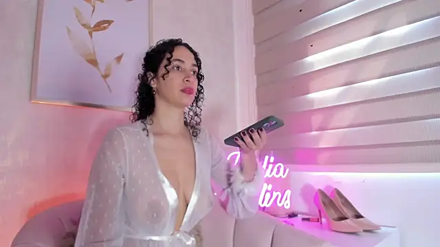 thaliacollins online show from 23, 9, 2025