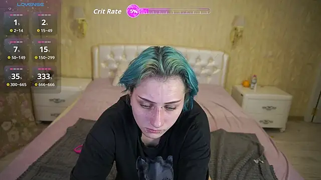 Snapshot of LunaaMayy chatting on 31, 10, 2025 LunaaMayy online show from 31, 10, 2025