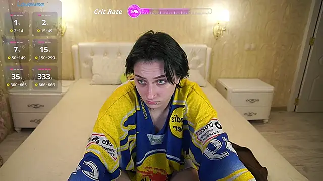 Snapshot of LunaaMayy chatting on 28, 11, 2025 LunaaMayy online show from 28, 11, 2025