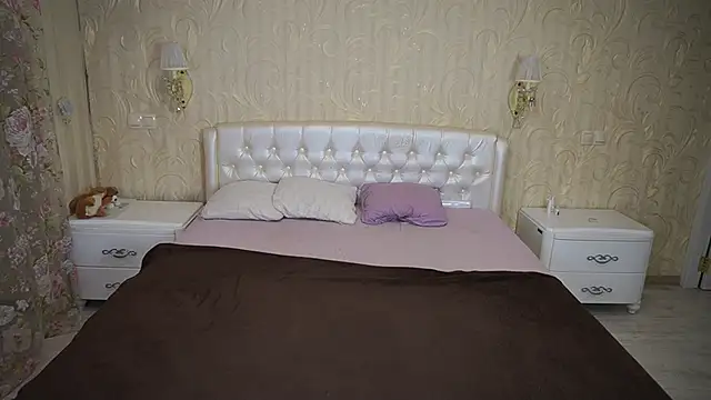 Snapshot of LunaaMayy chatting on 29, 9, 2025 LunaaMayy online show from 29, 9, 2025