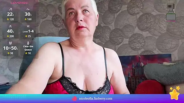NicoleOlla online show from 17, 5, 2026