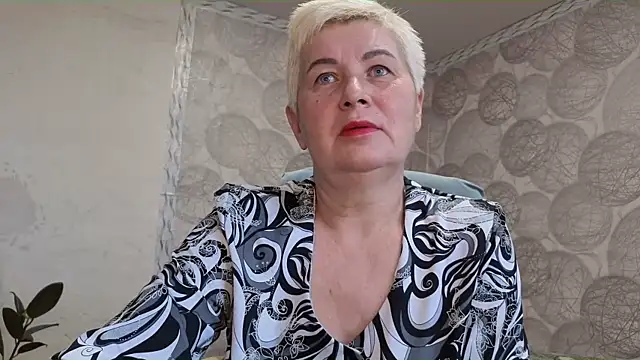 Snapshot of NicoleOlla chatting on 28, 10, 2025 NicoleOlla online show from 28, 10, 2025