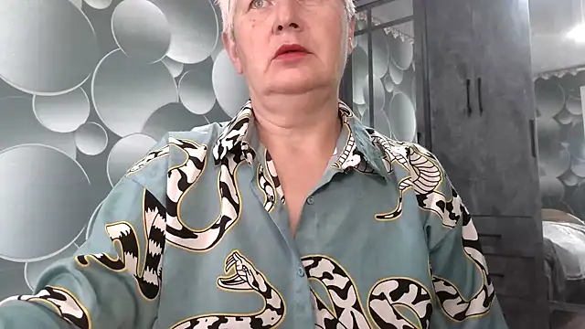 Snapshot of NicoleOlla chatting on 5, 10, 2025 NicoleOlla online show from 5, 10, 2025