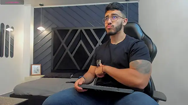 Liam Kleiin online show from 13, 11, 2025