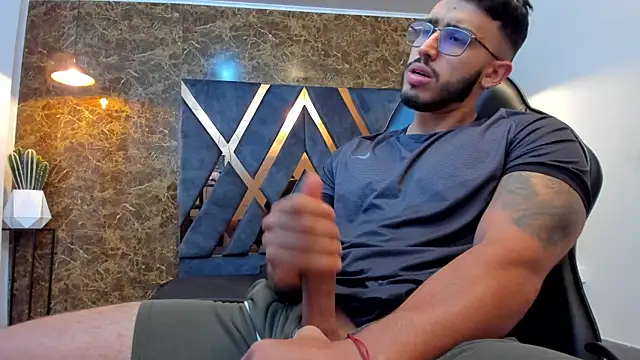 Liam Kleiin online show from 23, 9, 2025