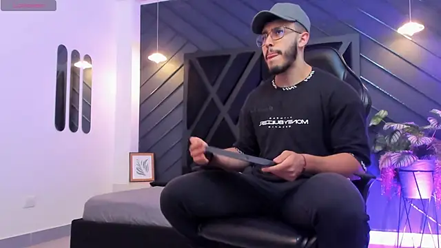 Liam Kleiin online show from 4, 10, 2025