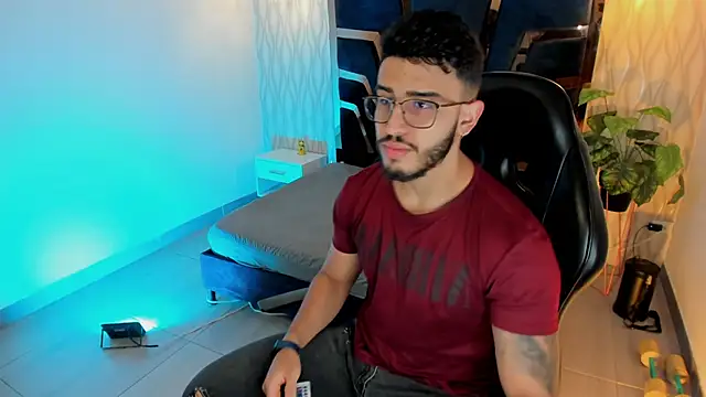 Liam Kleiin online show from 3, 12, 2025