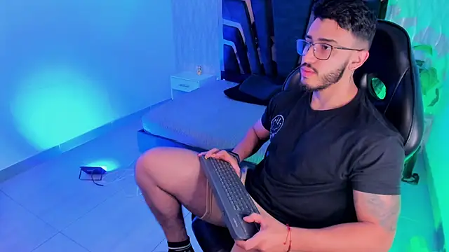 Liam Kleiin online show from 4, 12, 2025