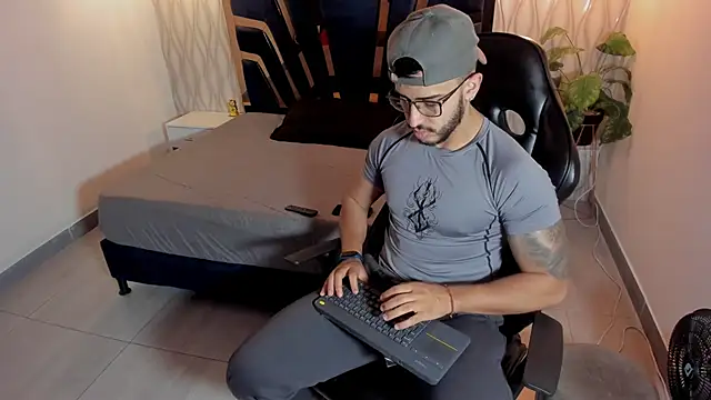 Liam Kleiin online show from 25, 3, 2026