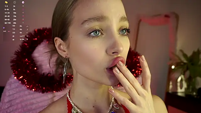 Snapshot of _LISA_BABYMETAL_ chatting on 27, 12, 2024 LISA BABYMETAL online show from 27, 12, 2024