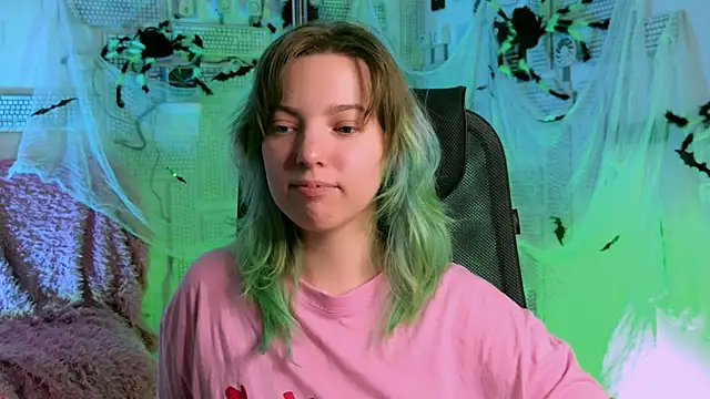 Snapshot of RocKStone_ chatting on 27, 10, 2025 RocKStone online show from 27, 10, 2025