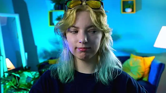 Snapshot of RocKStone_ chatting on 8, 11, 2025 RocKStone online show from 8, 11, 2025