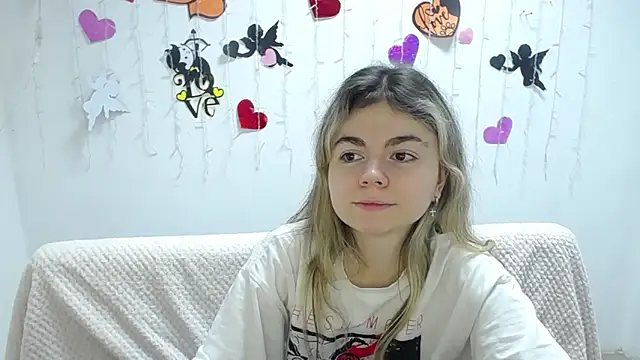 TinaRedly online show from 1, 3, 2025