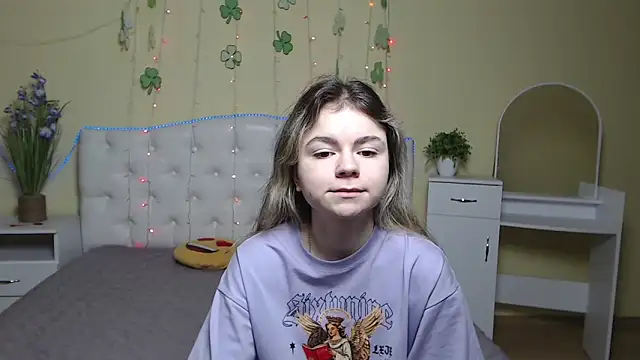 TinaRedly online show from 23, 3, 2025