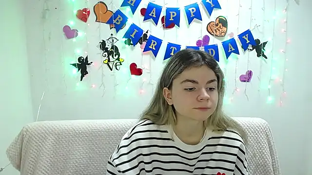 TinaRedly online show from 2, 3, 2025