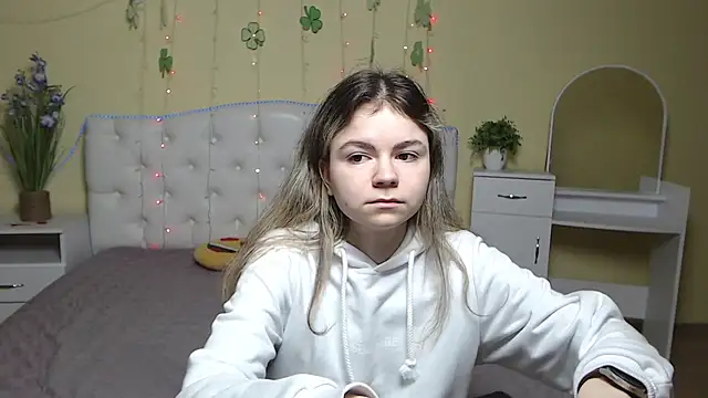 TinaRedly online show from 22, 3, 2025