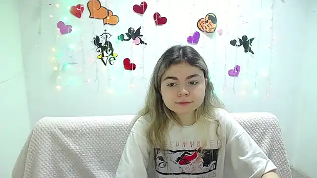 TinaRedly online show from 28, 2, 2025