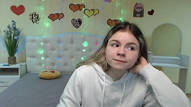 TinaRedly online show from 12, 3, 2025