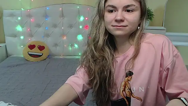 TinaRedly online show from 6, 3, 2025