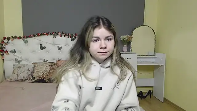 TinaRedly online show from 25, 2, 2026