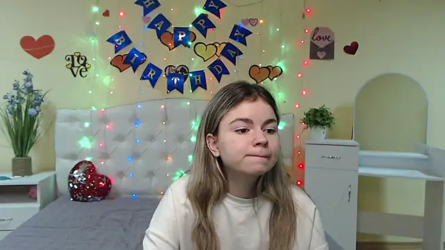 TinaRedly online show from 2, 3, 2025