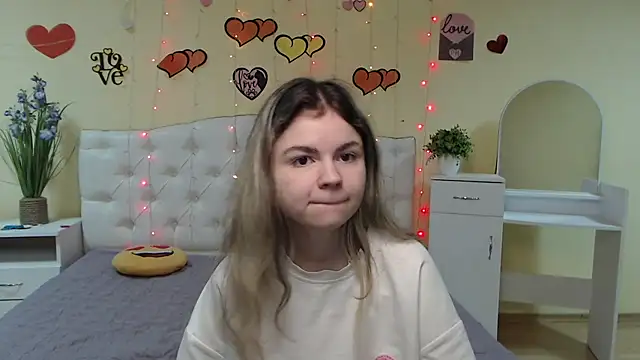 TinaRedly online show from 9, 3, 2025