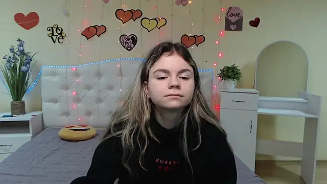 TinaRedly online show from 9, 3, 2025