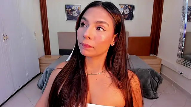 Snapshot of amira_cute2 chatting on 23, 12, 2025 amira cute2 online show from 23, 12, 2025