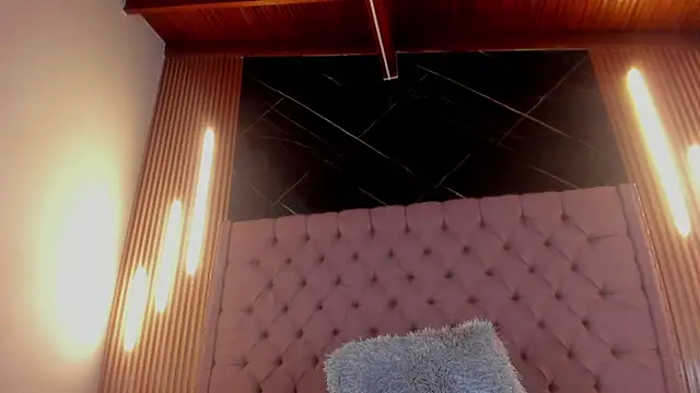 AinaPink online show from 12, 3, 2025