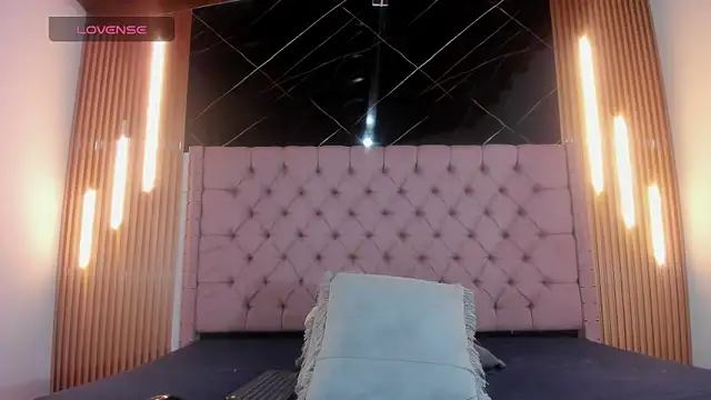 AinaPink online show from 9, 5, 2026