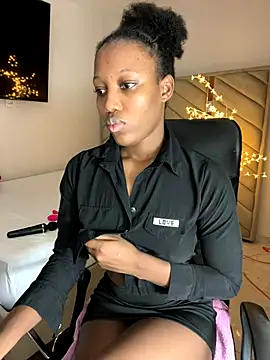 kellya  online show from 10, 11, 2025