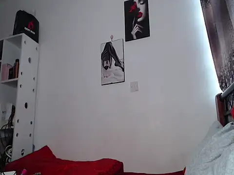 Whimsicalwillow online show from 4, 10, 2025