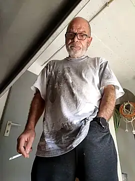 bottomhairy online show from 9, 4, 2026