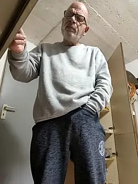 bottomhairy online show from 23, 2, 2026