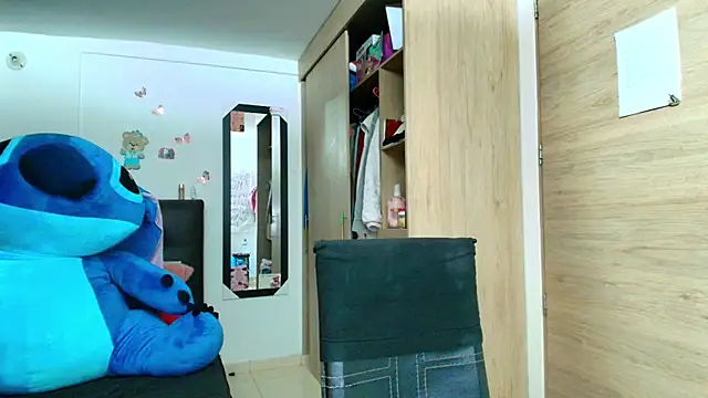 megan collins96 online show from 18, 4, 2026