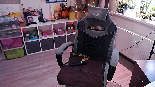 lissamuff online show from 13, 3, 2025