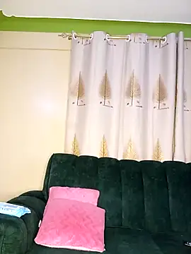 lauraporsi online show from 5, 1, 2025