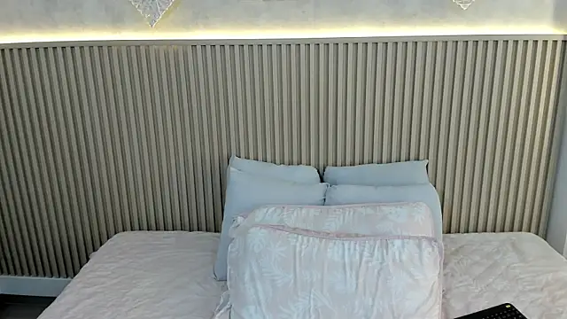 Snapshot of charlottebrowns_ chatting on 14, 2, 2026 charlottebrowns online show from 14, 2, 2026