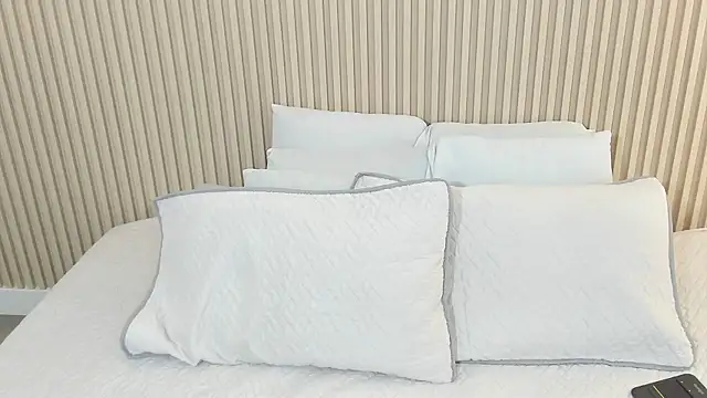 Snapshot of charlottebrowns_ chatting on 16, 12, 2025 charlottebrowns online show from 16, 12, 2025